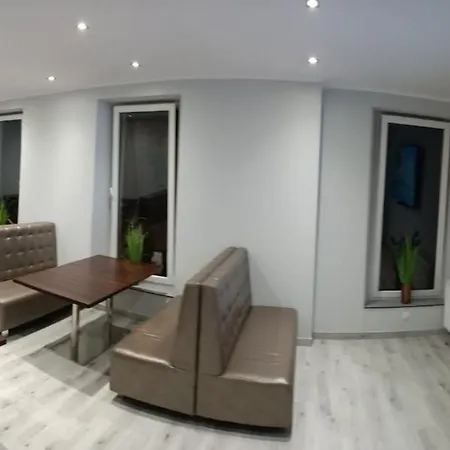 Nikola Chlapowo Homestay *